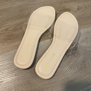 Chase and Chloe clear sandals NWT